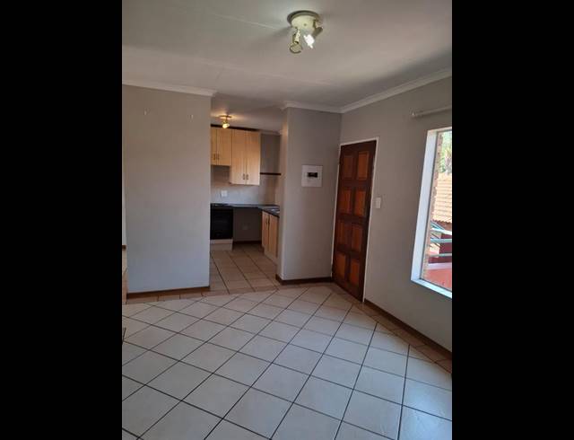 2 BEDROOM APARTMENT FOR SALE IN MORELETAPARK
